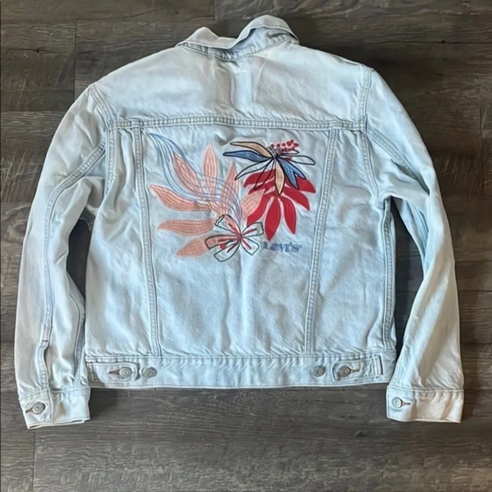 Levis Vintage Light Wash Cotton Denim Trucker‎ Jacket Floral Embroidery Mens M